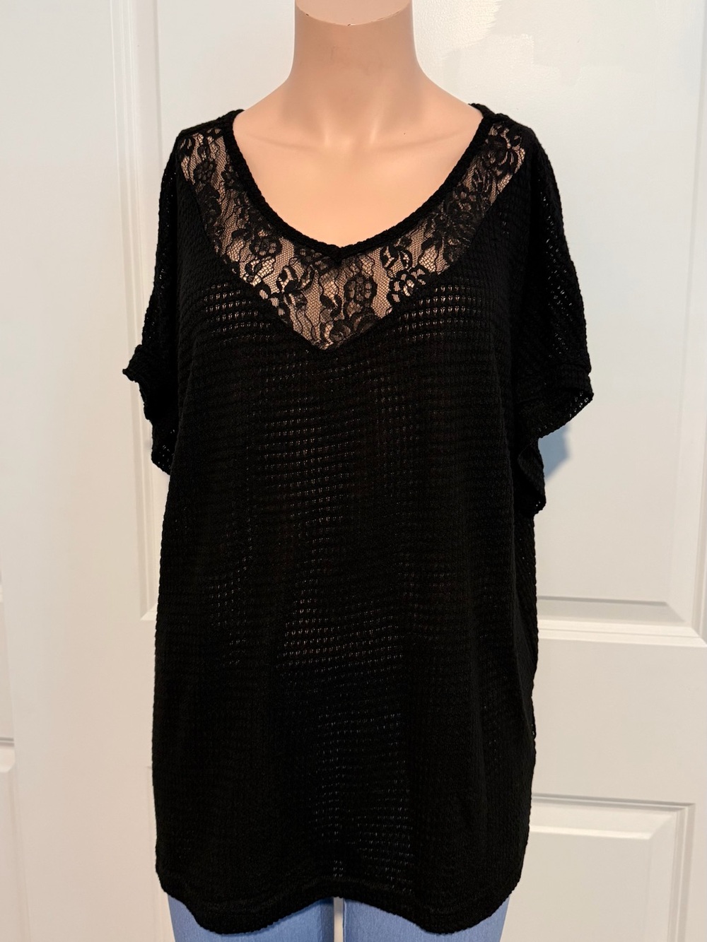 Women's Black Lace V-Neck Short Sleeve Tee